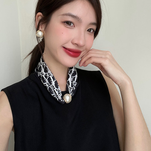 雪林鹿春秋磁扣丝巾韩版女字母