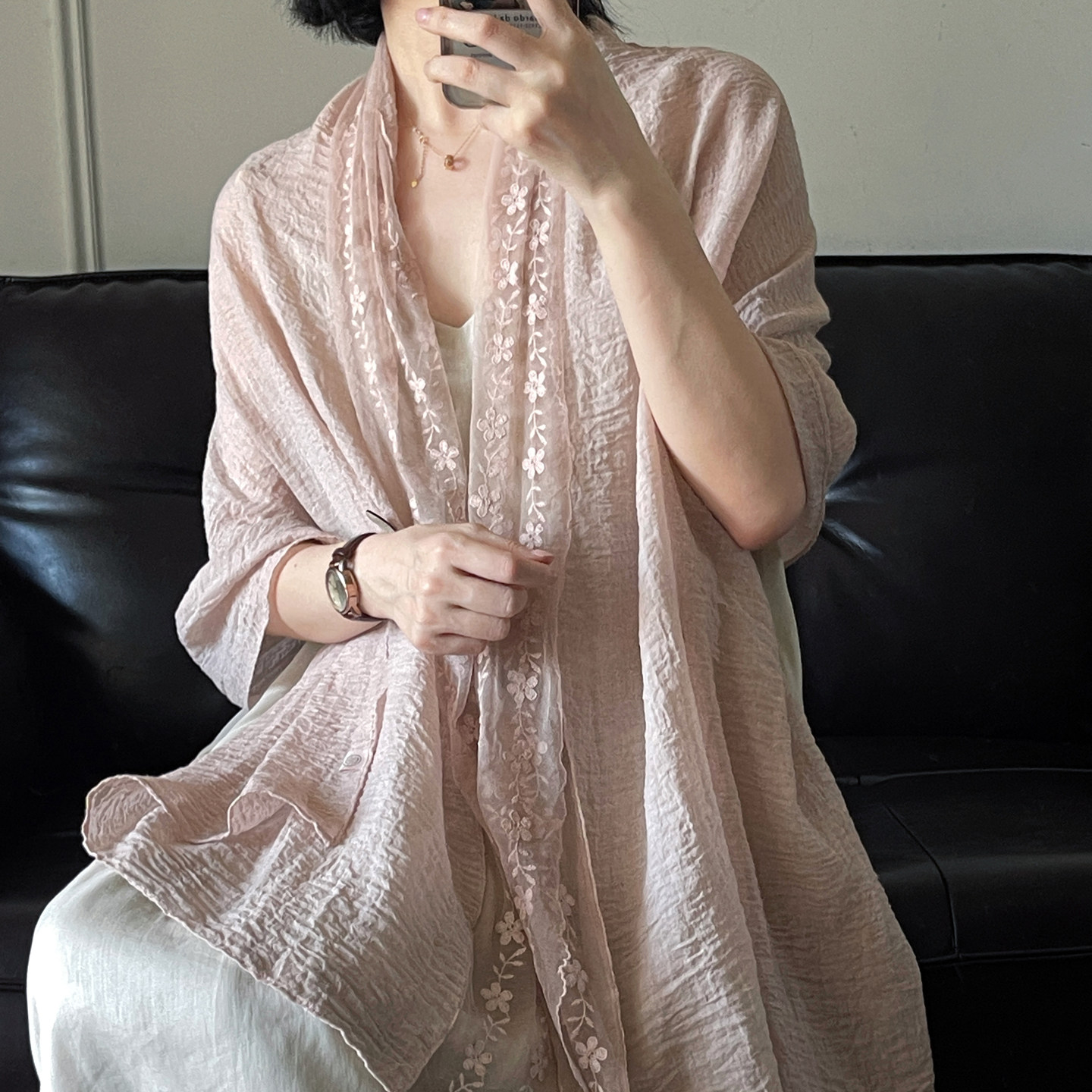 蕾丝拼接褶皱纯色碎花围巾女秋冬季百搭长款披肩出游薄款纱巾丝巾