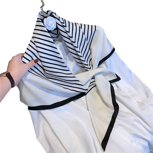 丝巾女春秋款洋气时尚百搭黑白条纹大方巾带扣夏季披肩小方巾围巾
