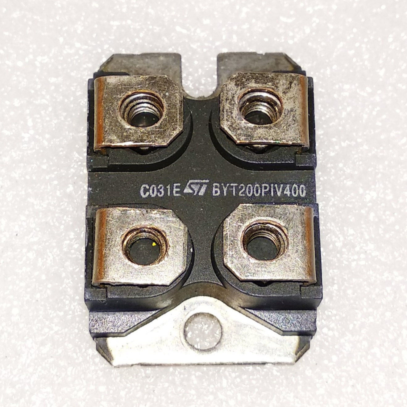 BYT200PIV400 BYT200PIV400R BYV255V150 BYV255V200 DSEC240-04A