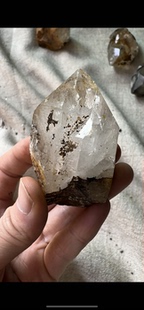 清仓西藏隆子县老矿水晶106.6克冰雪手握温润微磕看好再拍不退换