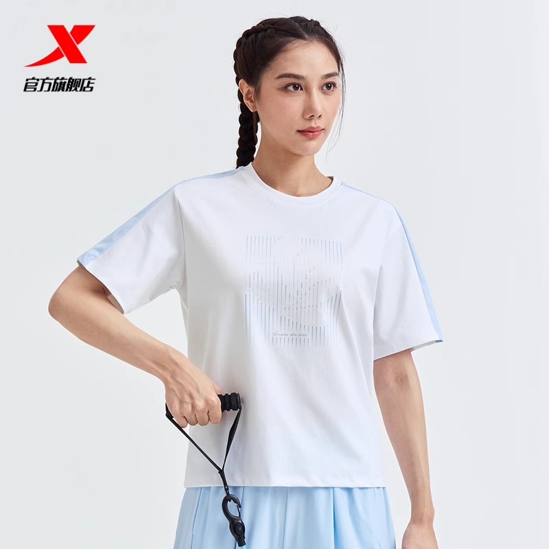 特步短袖女2025夏季新款休闲运动透气白色圆领上衣显瘦修身针织衫