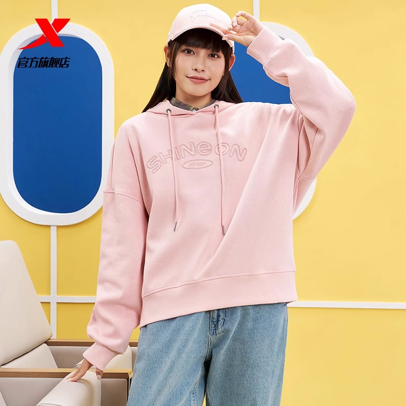 特步连帽卫衣女士2025年夏季宽松休闲套头衫针织上衣刺绣运动长袖