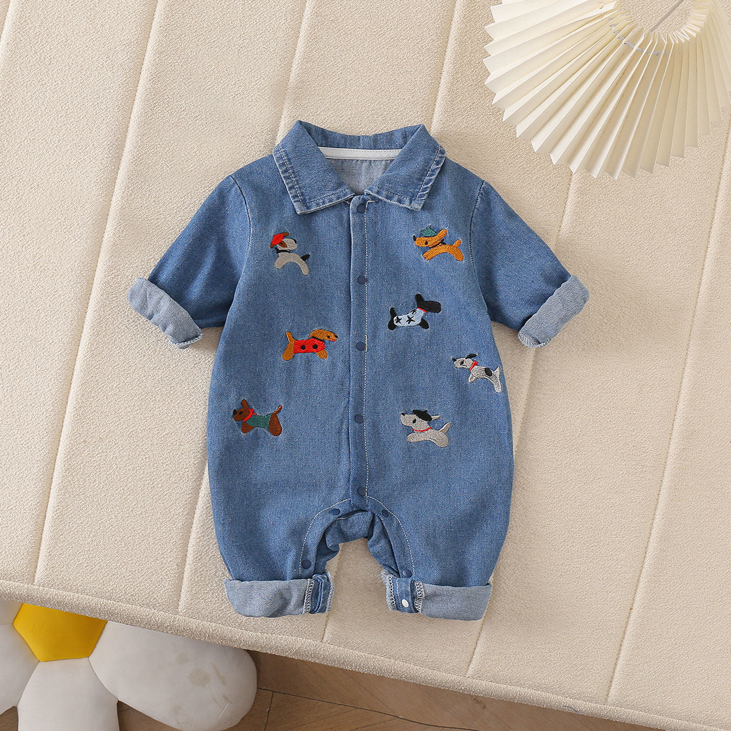 婴儿牛仔连体衣春秋款可爱超萌小月龄宝宝秋天衣服长袖哈衣外出服