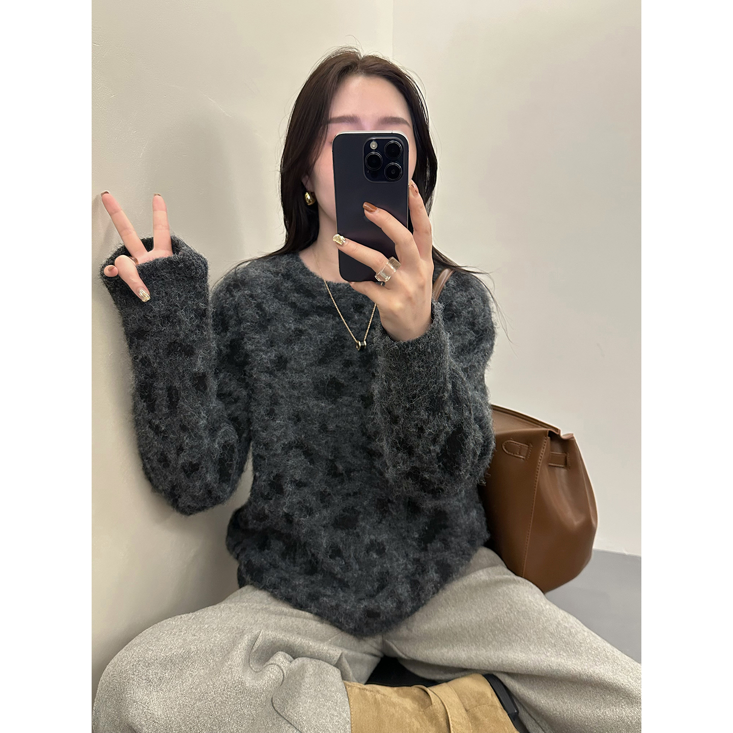 豹纹慵懒长毛绒针织衫圆领毛衣女