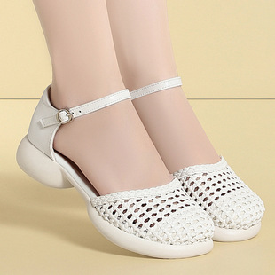 罗马鞋女款2026新款夏季真皮包头凉鞋女士软底不累脚宽胖大码女鞋