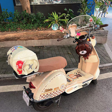 爱玛闪耀电动车配件大全电瓶车改装坐垫套挡风板mico贴纸挂包装饰