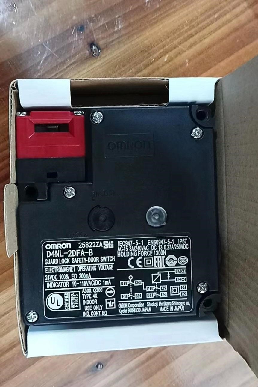 全新原装欧姆龙安全门电磁锁D4NL-2DFA-B D4NL-