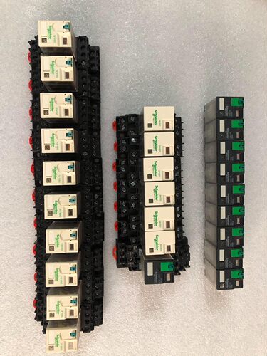 施耐德继电器 RXM4AB2JD   24  VDC没有底座