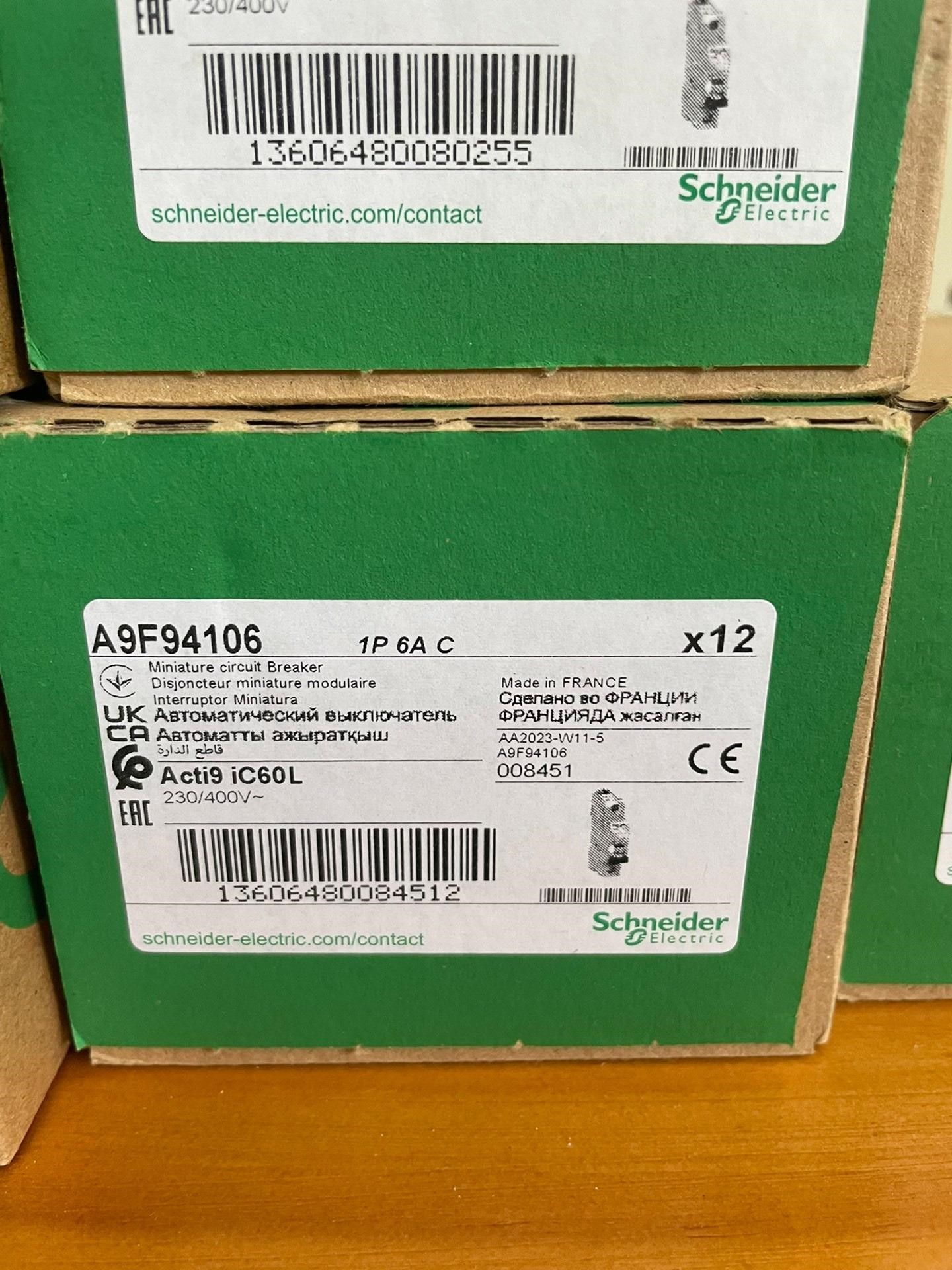 施耐德原装正品A9F94106