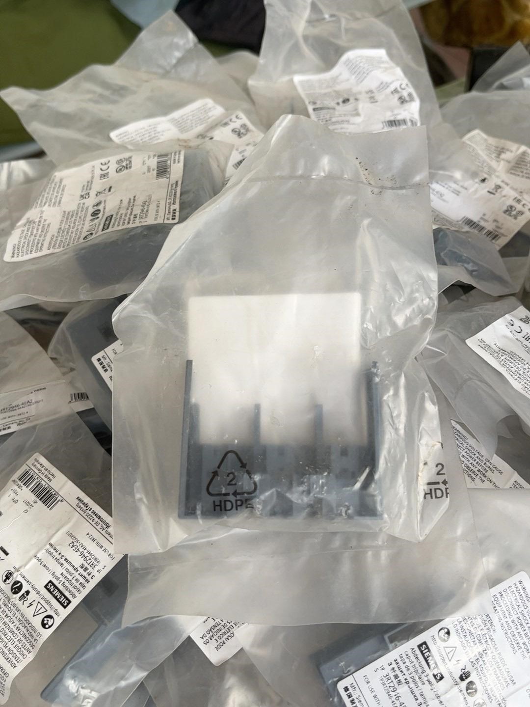 西门子 3针盖板 3RT2946-4EA2 全新未拆包 数量