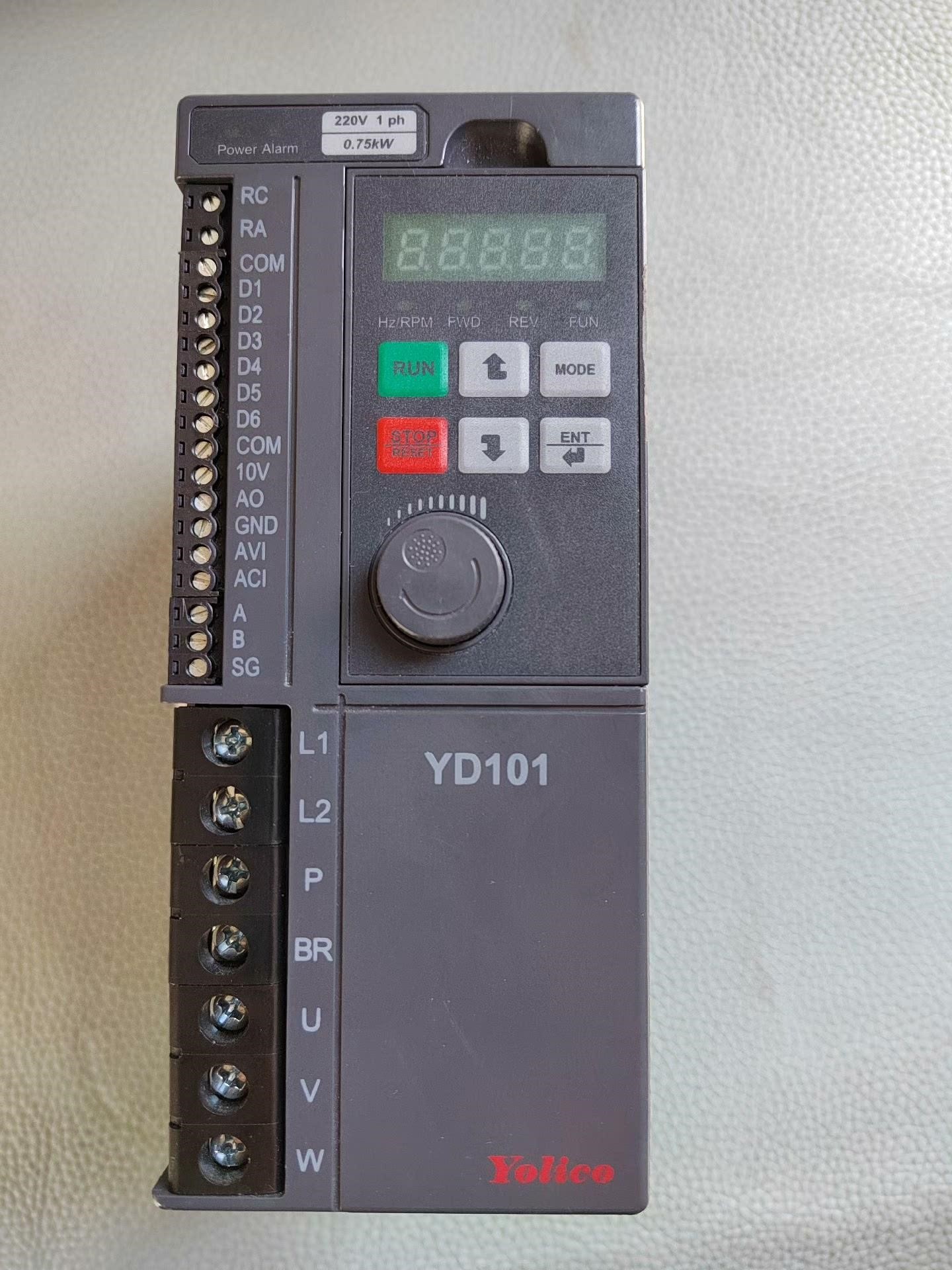 优利康Yolico变频器 YD101-00P7-T2S 拆机