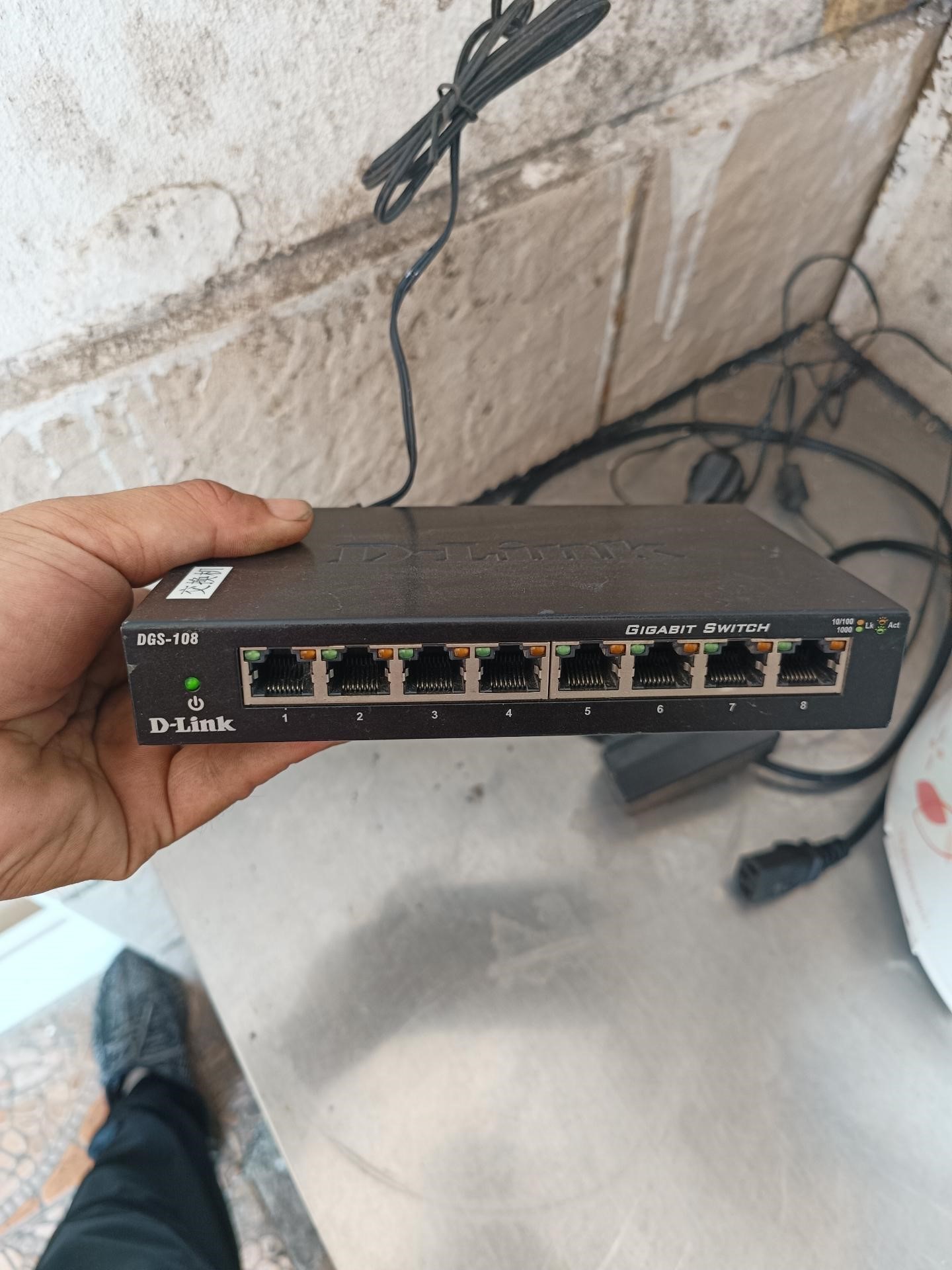 友讯D-LINK DGS-108千兆8口交换机，成色如图实物