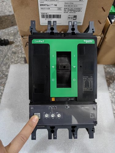 施耐德塑壳断路器NSX400S MIC2.3 400 3P