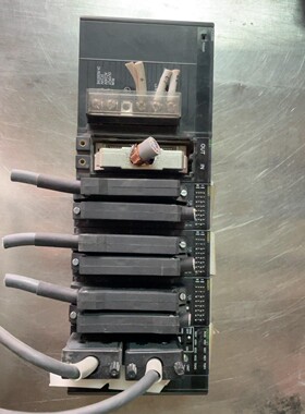 欧姆龙PLC一组 CJ1W-PA205R，CJ1W-II10