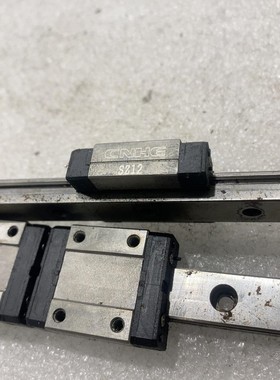 导轨CNHE-SZ12直线导轨，导轨+双滑块=50元。轨长1