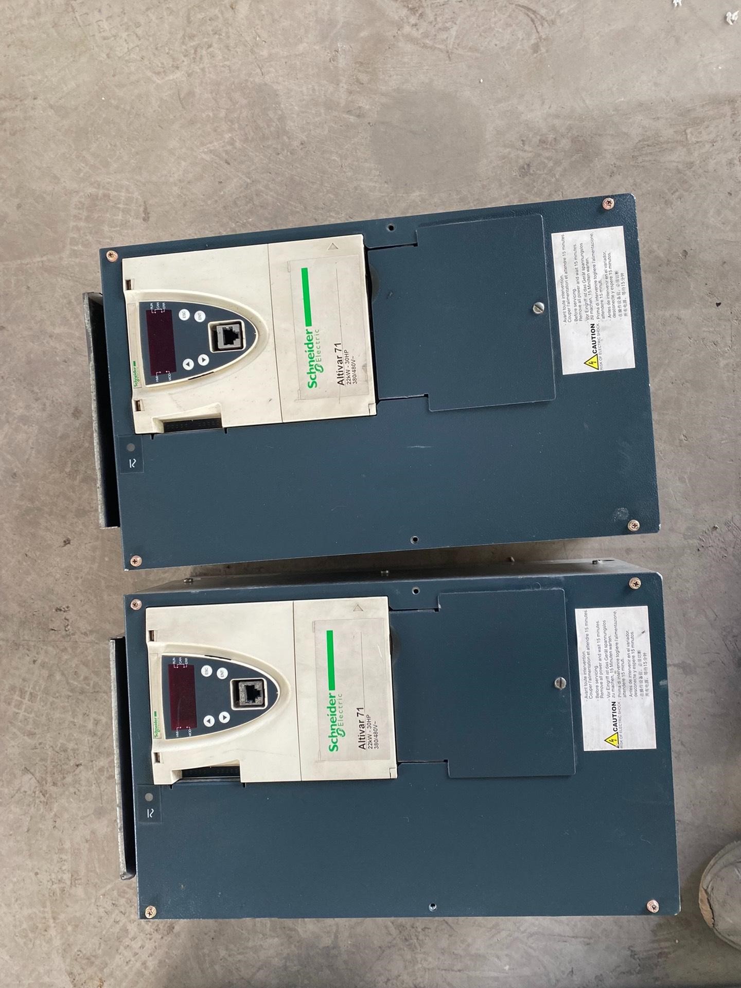 施耐德ATV71 22KW变频器，ATV71HD22N4。成