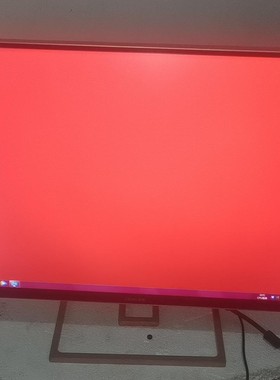 TRACER显示器32寸显示器成色可以，2k分辨率，不是曲面