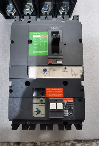 施耐德CVS250F 4P 200A 250A带漏电十几台漏