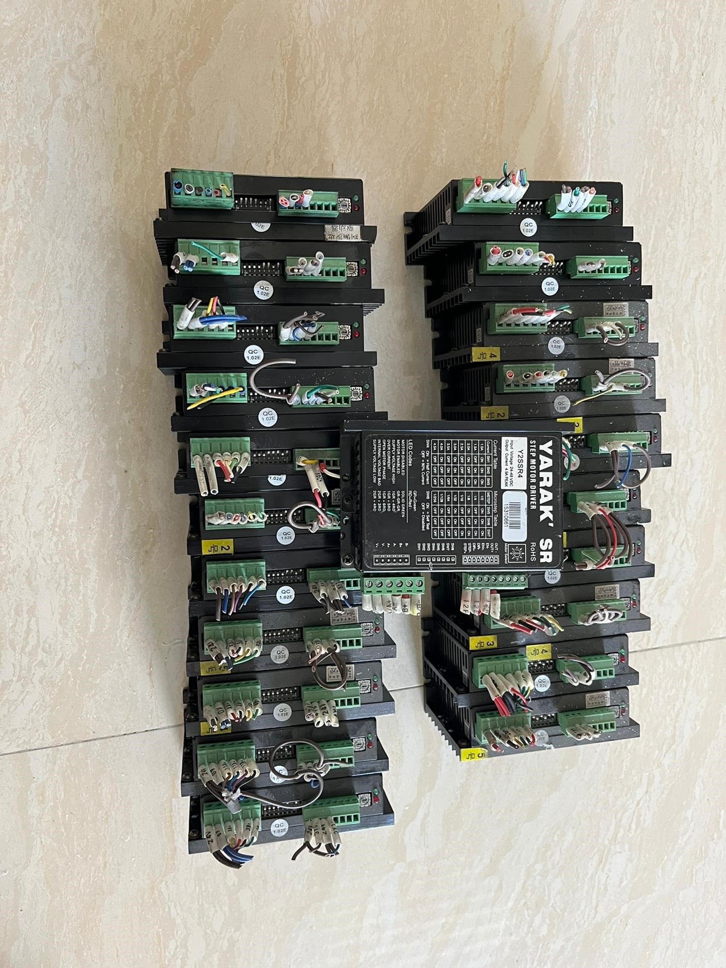 原厂信浓YARAK Y2SSR4。57步进驱动器 实物拍摄