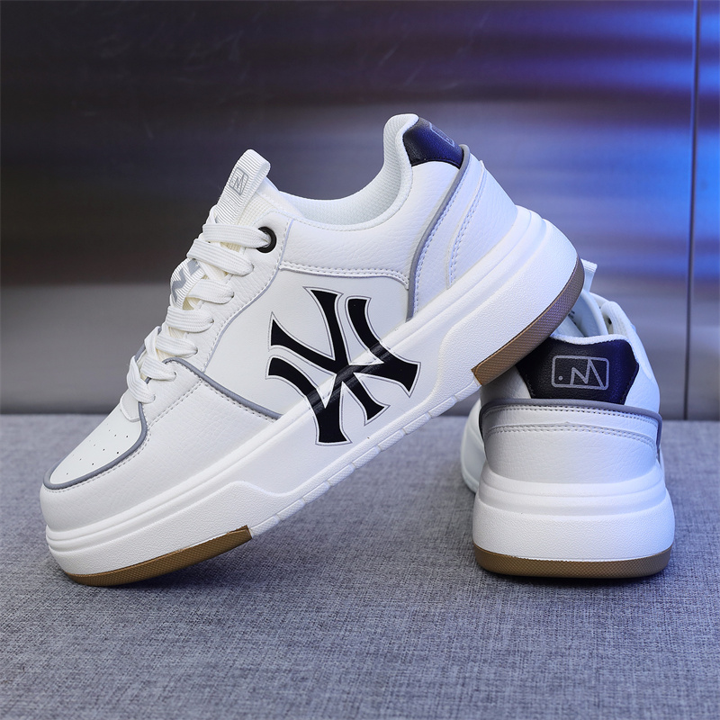 休闲运动真皮轻便软底防滑防臭2023春秋新款透气小白鞋跑步运动鞋