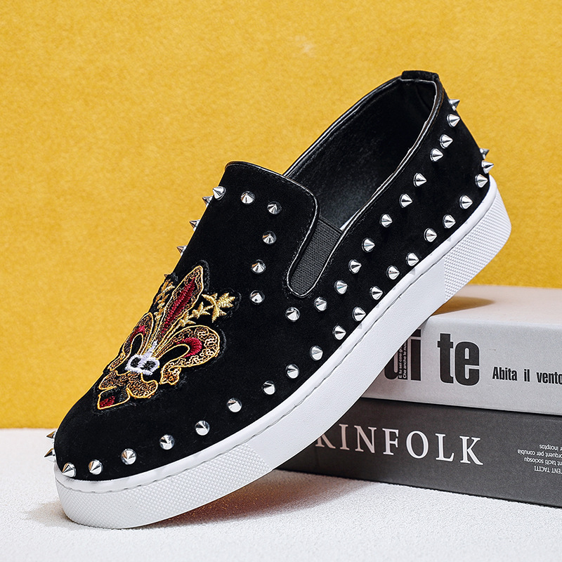 休闲运动男士铆钉鞋红底潮牌透气板鞋四季休闲鞋时尚潮流懒人套脚