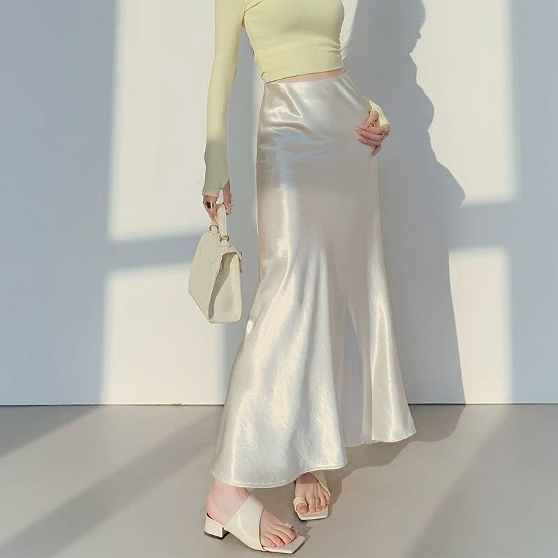 醋酸缎面半身裙女春秋2025新款女士气质包臀鱼尾裙红色修身中长裙