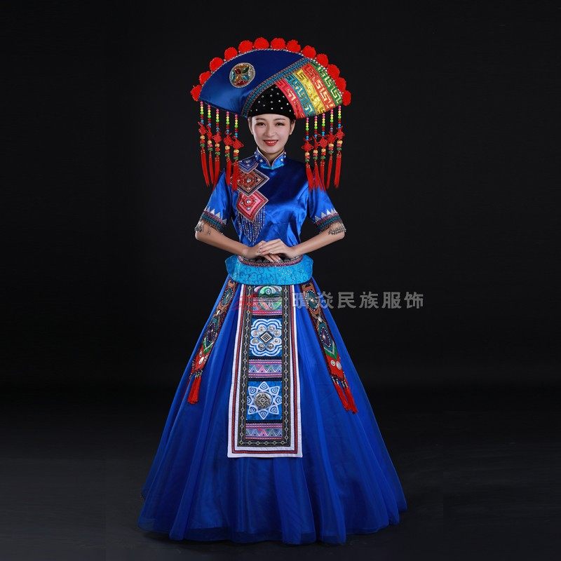 晴焱壮族蓝色主持演出服饰定制图片