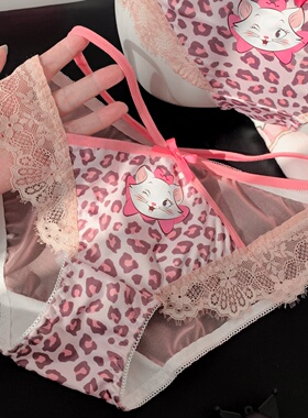 小甜崽 甜酷豹纹玛丽猫蕾丝内裤女士2026新款舒适透气中腰三角裤