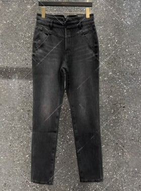 正品2024年冬季新款小V腰合身牛仔裤6L4JJ593Z000-240