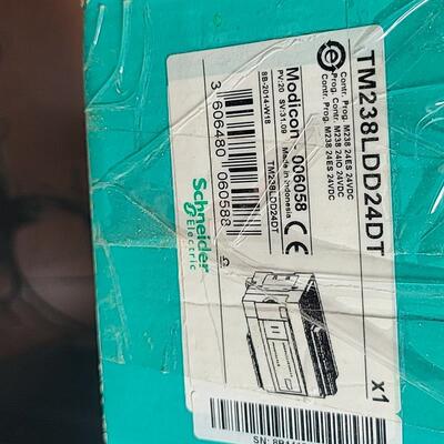 (议价)全新施耐德PLC  TM238LDD24DT,仅开封,成色漂