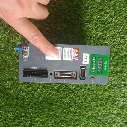 施耐德驱动器LXM16DU07M2X，二手拆机一台，成色如图