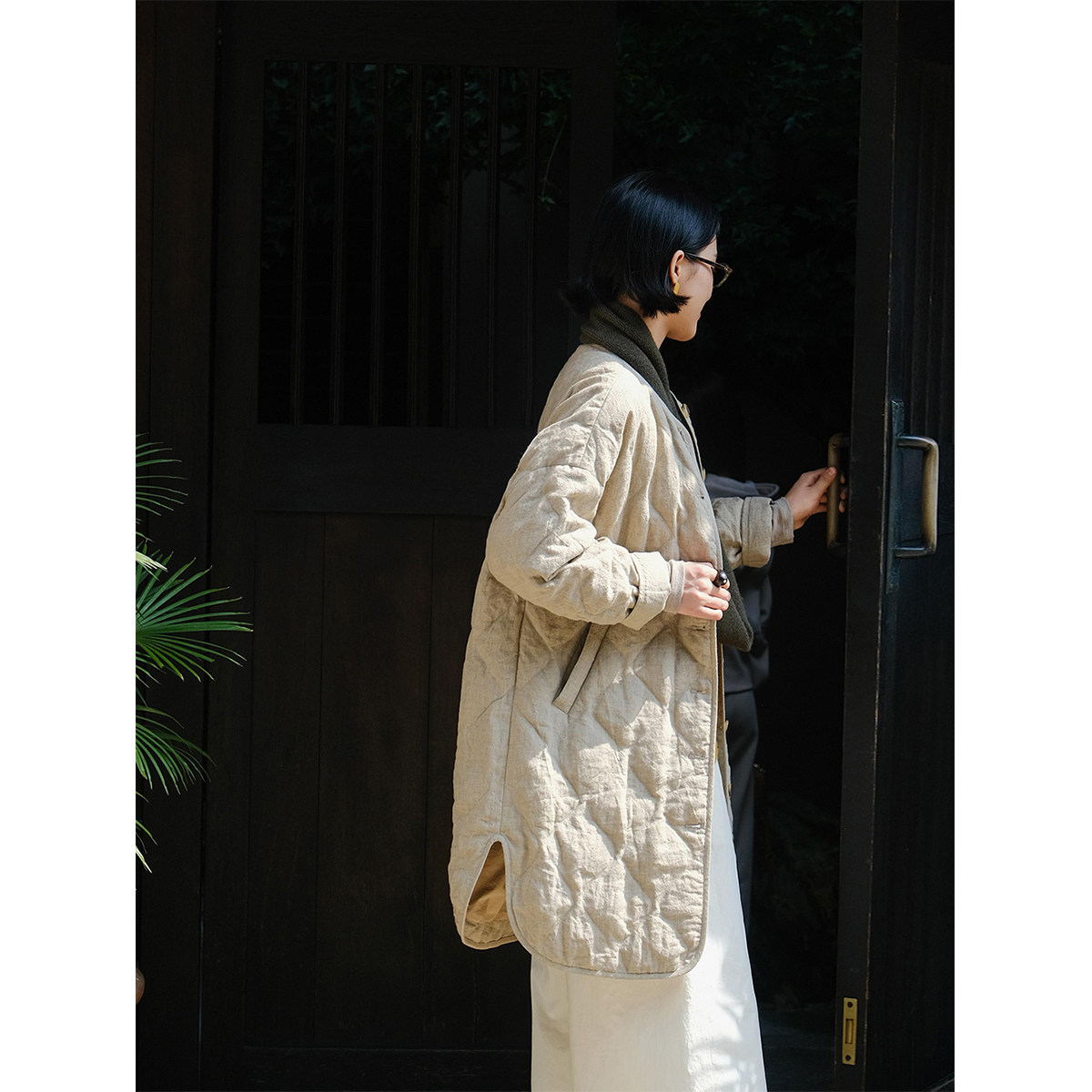 麻霖14支亚麻色织95白鸭绒羽绒服