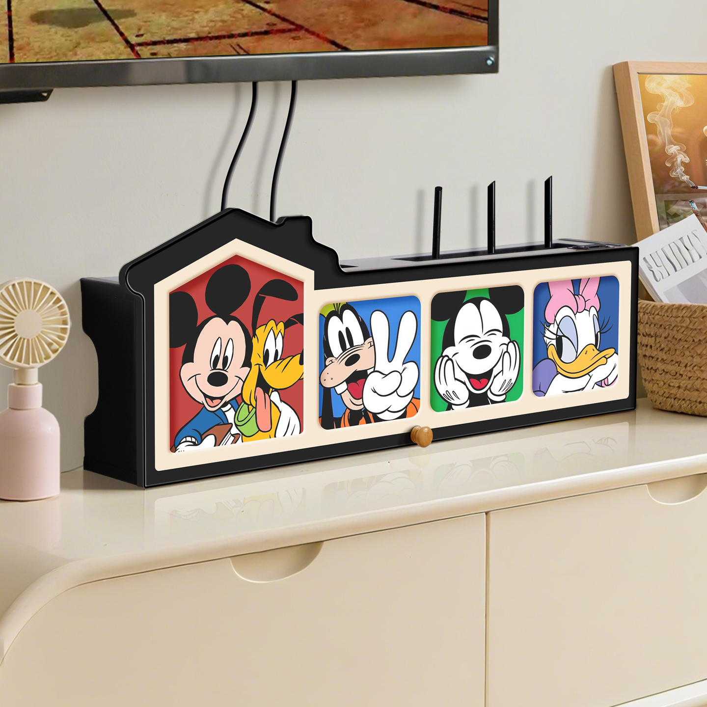 多巴胺路由器收纳盒创意免打孔光猫置物架迪士尼插座遮丑隐藏神器