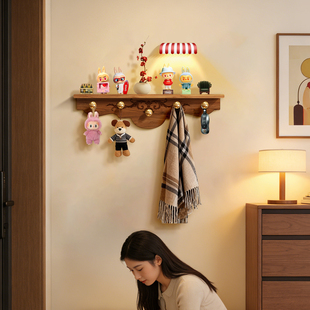 客厅挂钩中古风免打孔挂衣架盲盒手办收纳展示架衣服包包挂衣粘钩