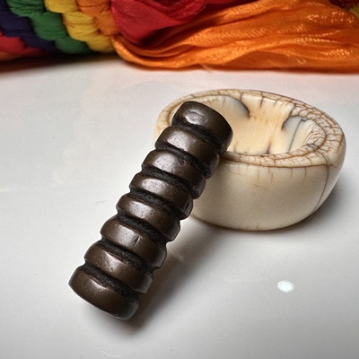 老天铁托甲管大尺寸藏传文玩