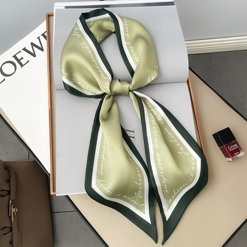 春秋纯色绿色搭配西装长条丝巾