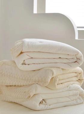 白色梦境系列30%兰精天丝70%精梳棉华夫格大豆纤维机洗嘉丽四季被