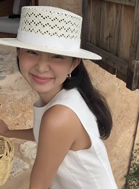 FEVER镂空夏新款Ins白色平顶草帽女手工编织礼帽出游度假海边遮阳