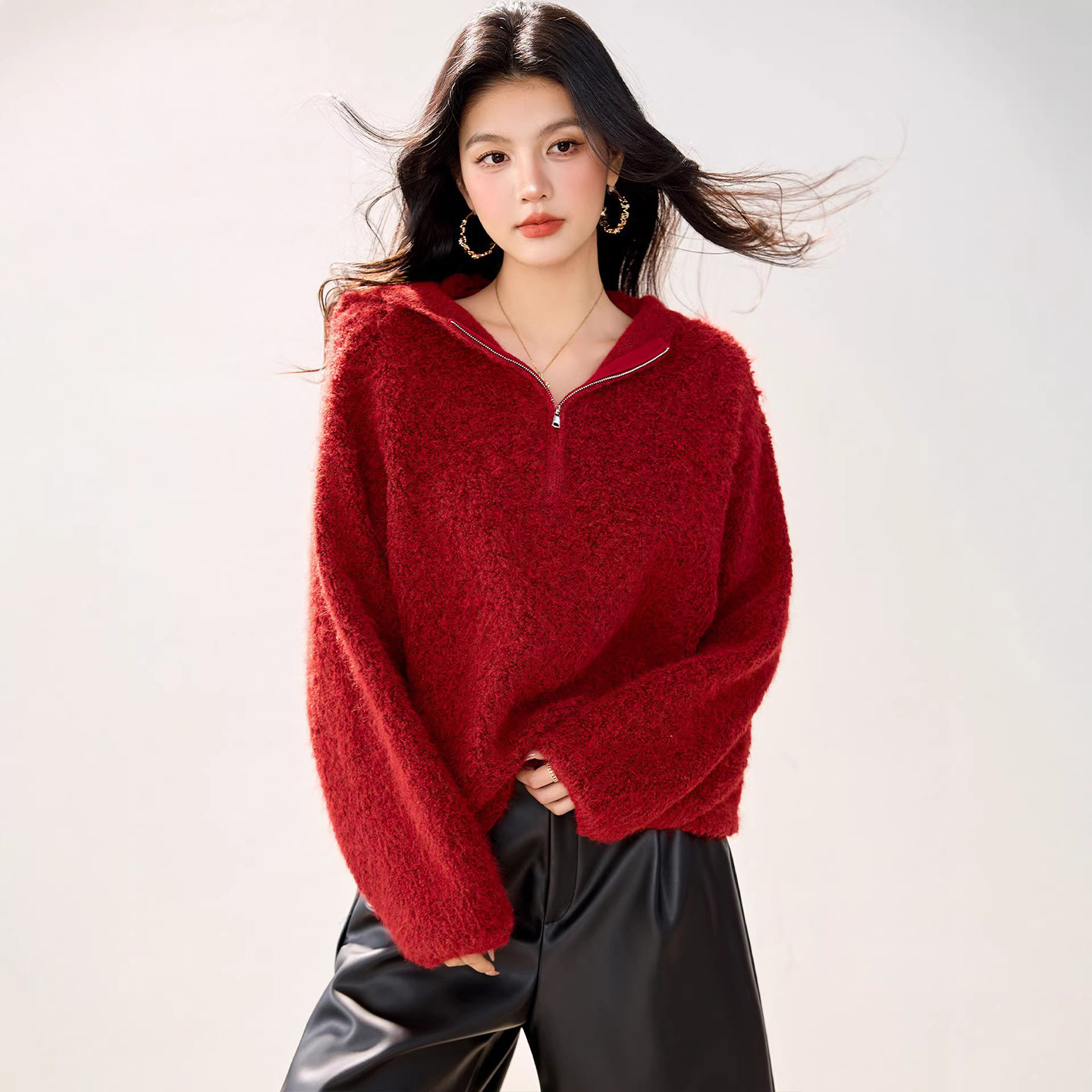 连帽新年红色毛衣女款2026新款冬季慵懒风时尚洋气加厚针织衫上衣