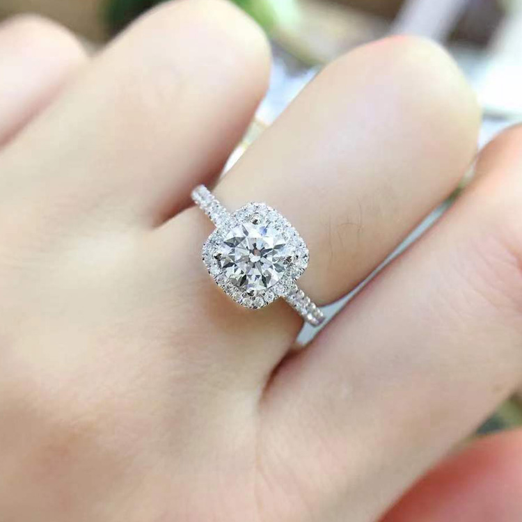 英皇金尊 18k金求婚结婚钻石戒指正品女50分70分60分钻戒带证书