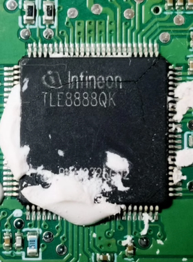 TLE8888QK  TLE8888QKXUMA1 汽车电脑板电源管理IC芯片LQFP100脚