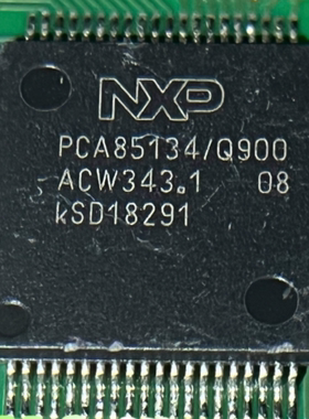PCA85134/Q900  汽车电脑板显示屏电源管理IC芯片QFP