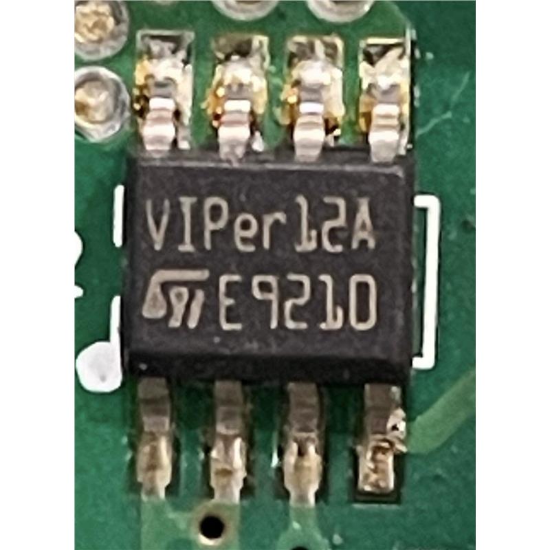 VIPER12A VIPER12ASTR-E SOP-8 VIPER22AS 开关电源芯片 贴片进口