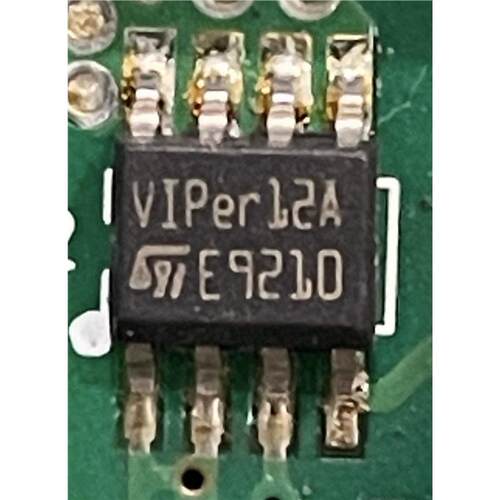 VIPER12A VIPER12ASTR-E SOP-8 VIPER22AS 开关电源芯片 贴片进口