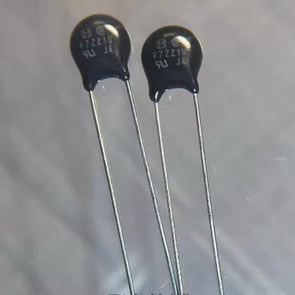 V7221U 汽车电脑板压敏电阻全新