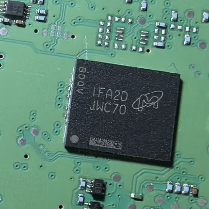 JWC70 MTFC16GAPALBH-AIT 汽车电脑板BGA内存芯片