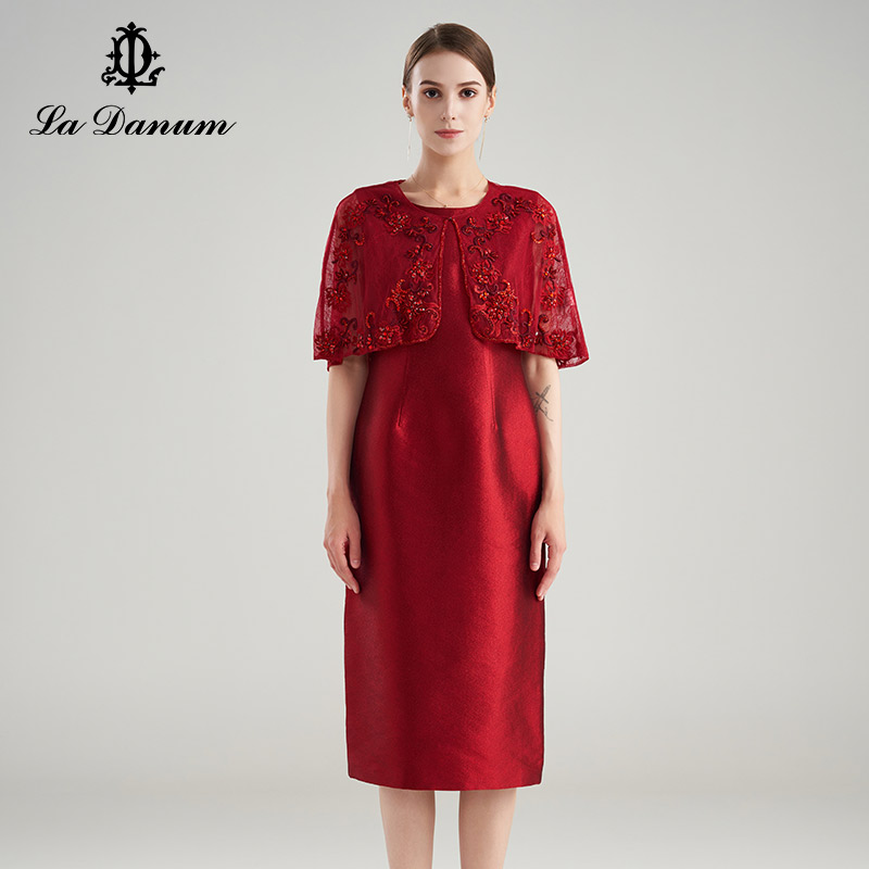 阿丹娜含披肩收腰连衣裙