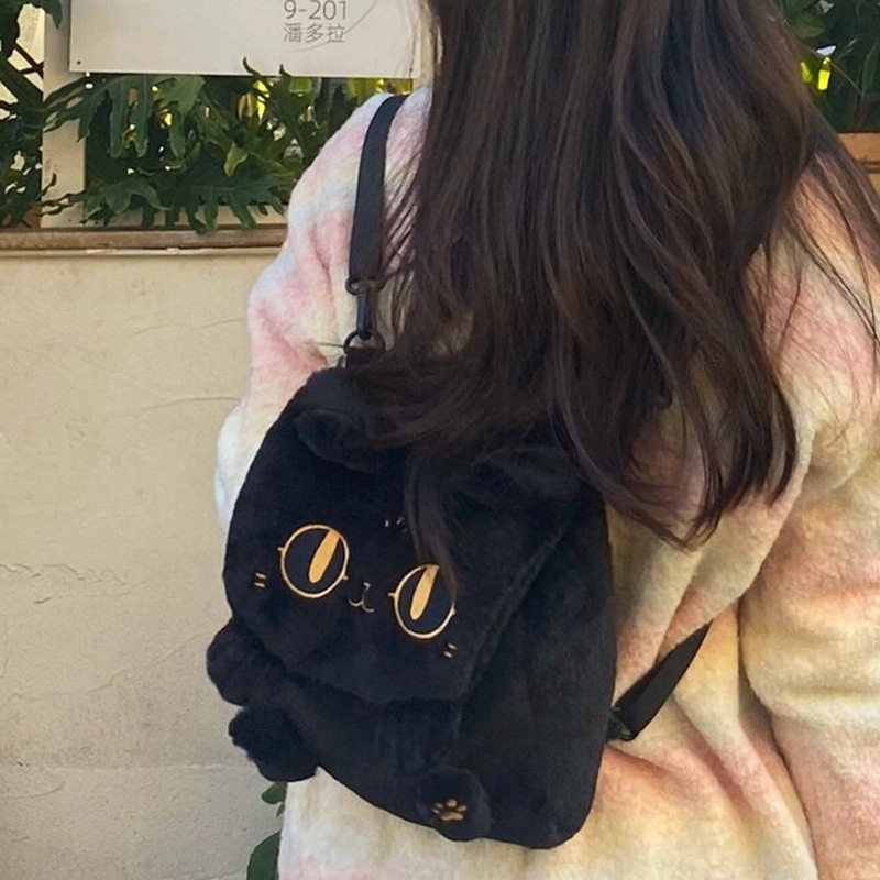 2024新款可爱卡通毛绒小黑猫双肩包女百搭学生小背包多功能斜挎包