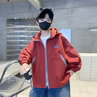 儿童装男童外套春秋款2026新款春季中大童男孩冲锋衣酷帅春装衣服